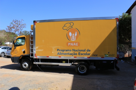 Ata do FNDE disponibiliza caminhões frigoríficos para transporte adequado de produtos da alimentação escolar