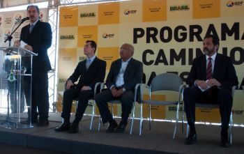 Distrito Federal recebe 106 ônibus com o apoio de programa do MEC