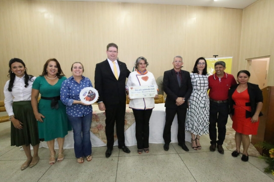 Vice-campeã do reality show Super Merendeiras é premiada em Goiânia
