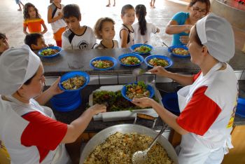 Mais de três mil municípios ainda não prestaram contas da alimentação escolar