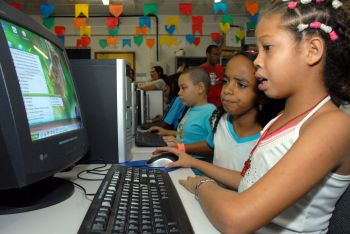 Escolas podem pedir recursos de até R$ 15 mil para custeio