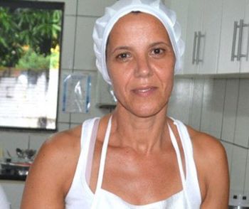 Vocação para a gastronomia leva merendeira à final de concurso
