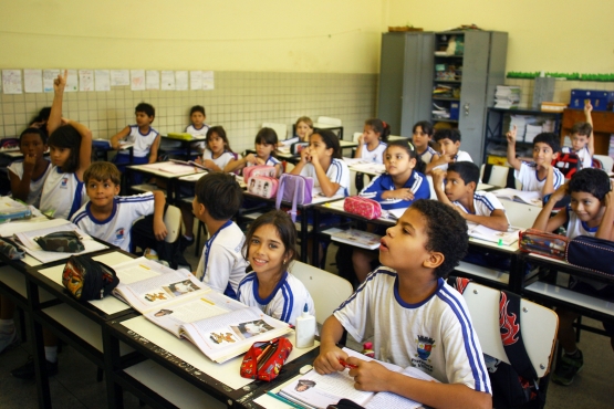 Estados e municípios recebem R$ 919 milhões do salário-educação