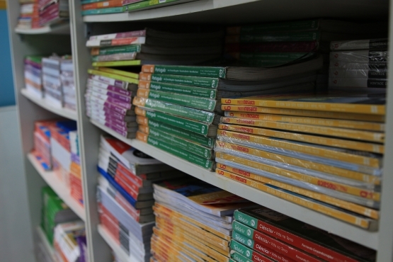 FNDE estende prazo para pedidos de livros didáticos no sistema de reserva técnica