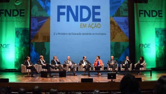 Ministro participa de encerramento do FNDE em Ação em Novo Hamburgo, Rio Grande do Sul