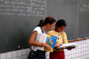 Professores têm até 12 de agosto para escolha do livro didático