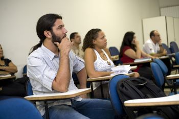 Instituições de ensino participantes do Fies devem atualizar documentos até 30 de junho